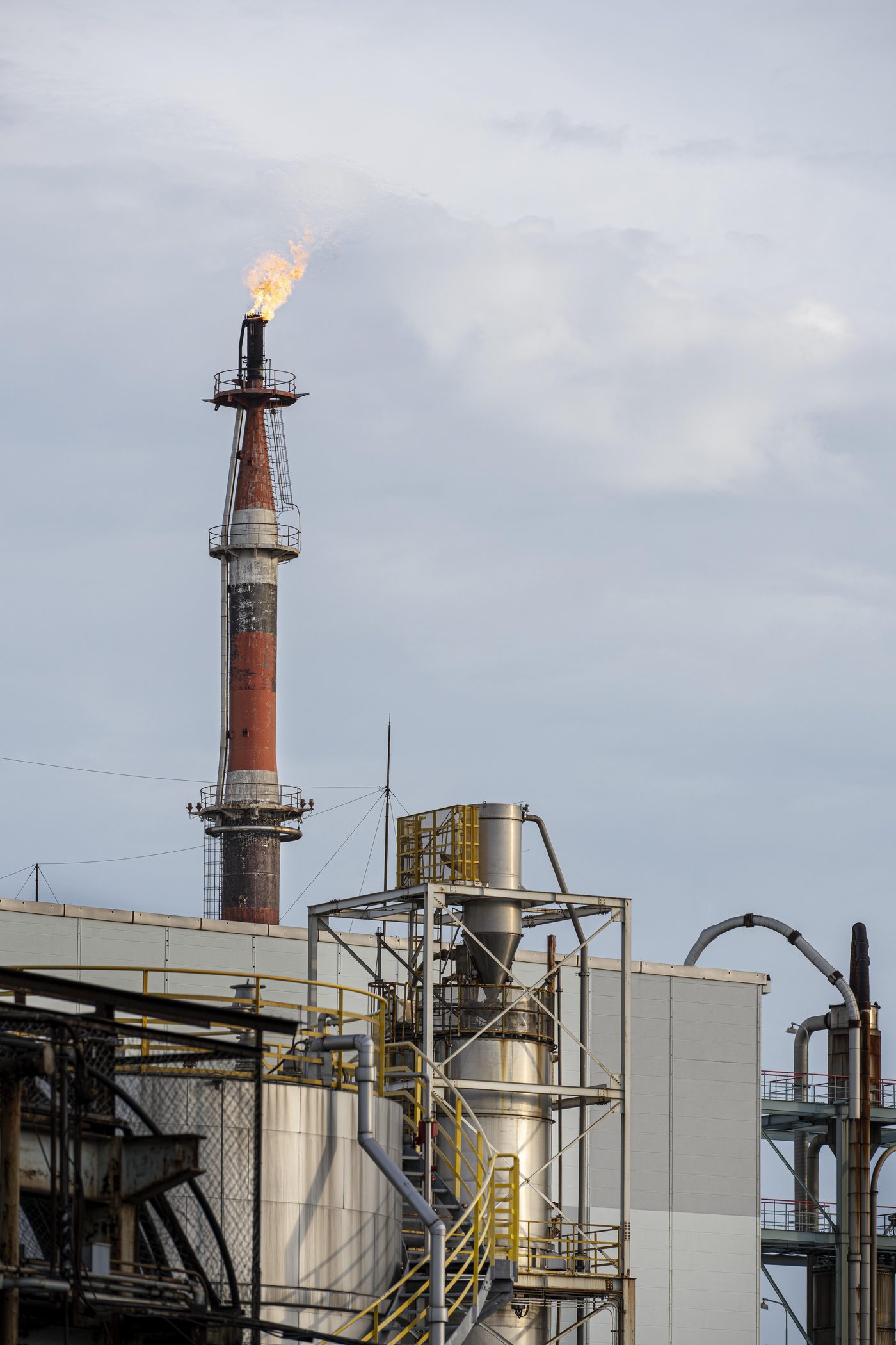 Gas gathering compression pipeline